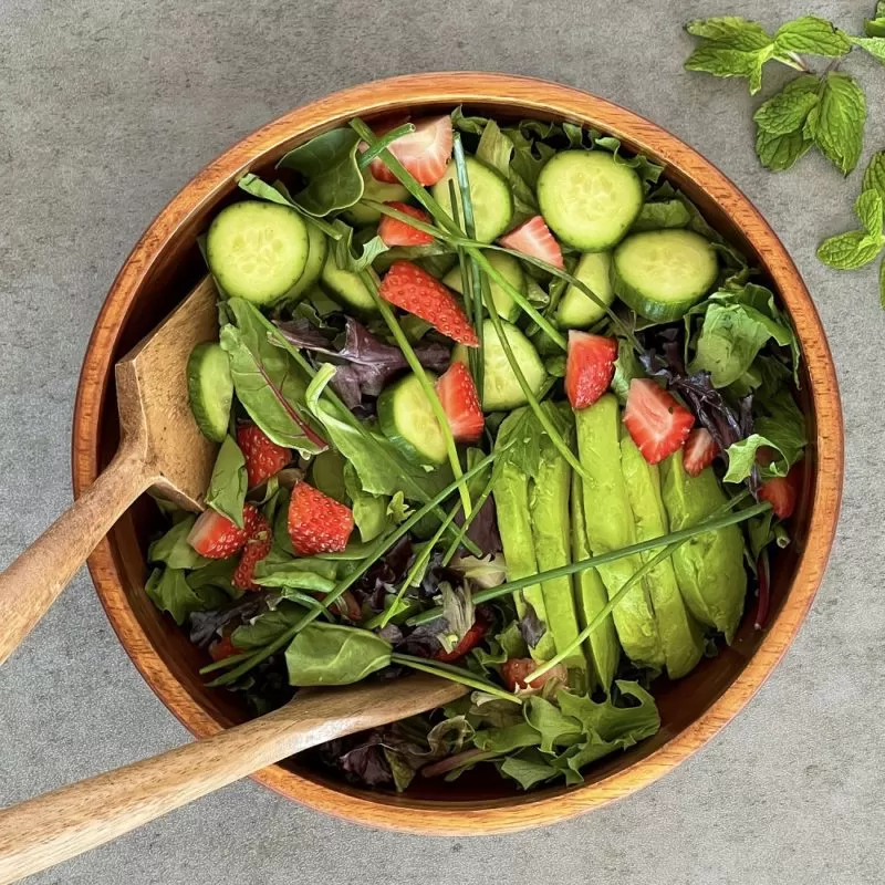Simple Green Salad with Avocado,Cucumber and Strawberry